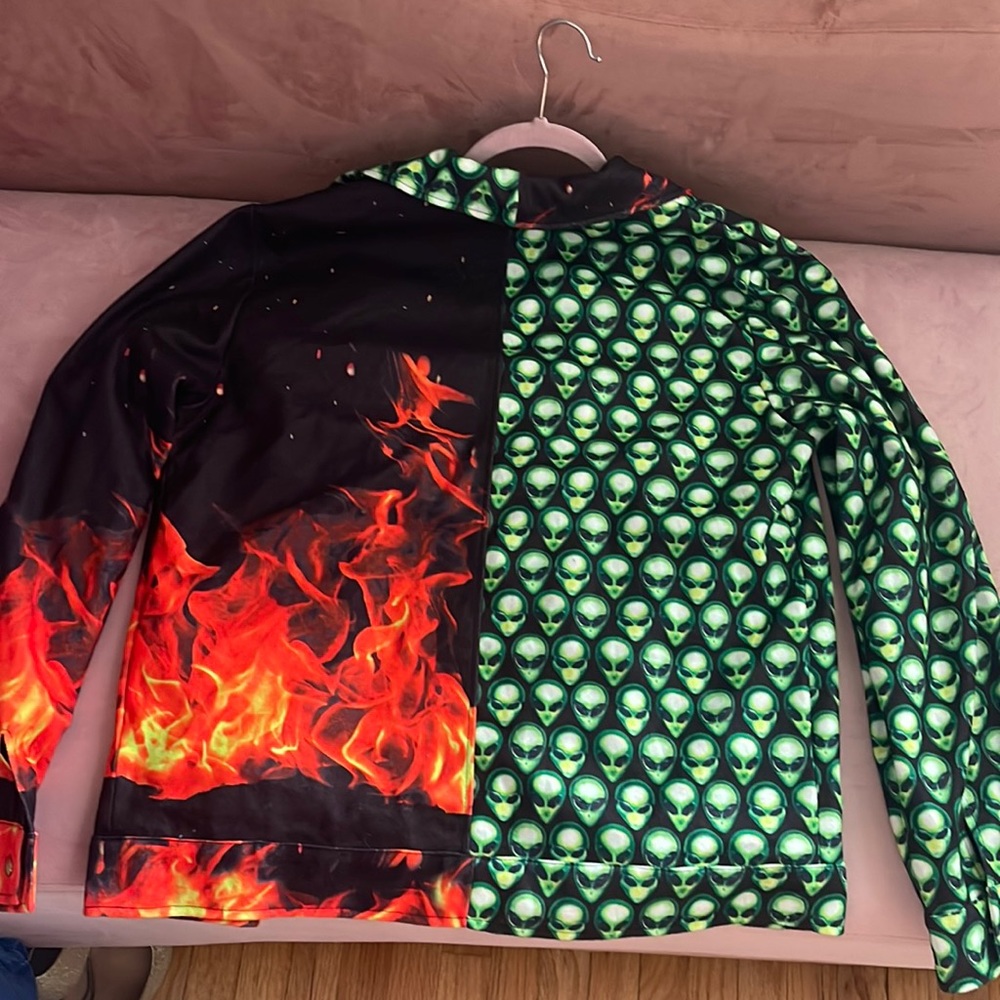 Half Alien Half Flames Button Up Jacket Size Xl - image 3